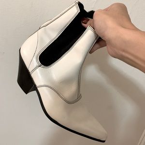 Vintage White Pointed Bootie